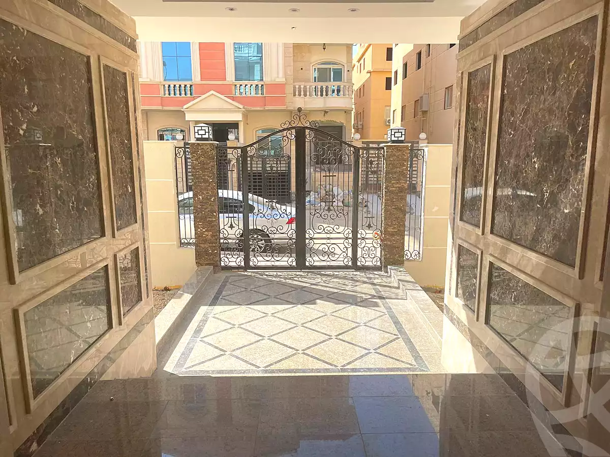 https://aqarmap.com.eg/ar/listing/7015412-for-sale-cairo-new-cairo-mohammed-nagib-axis-st
