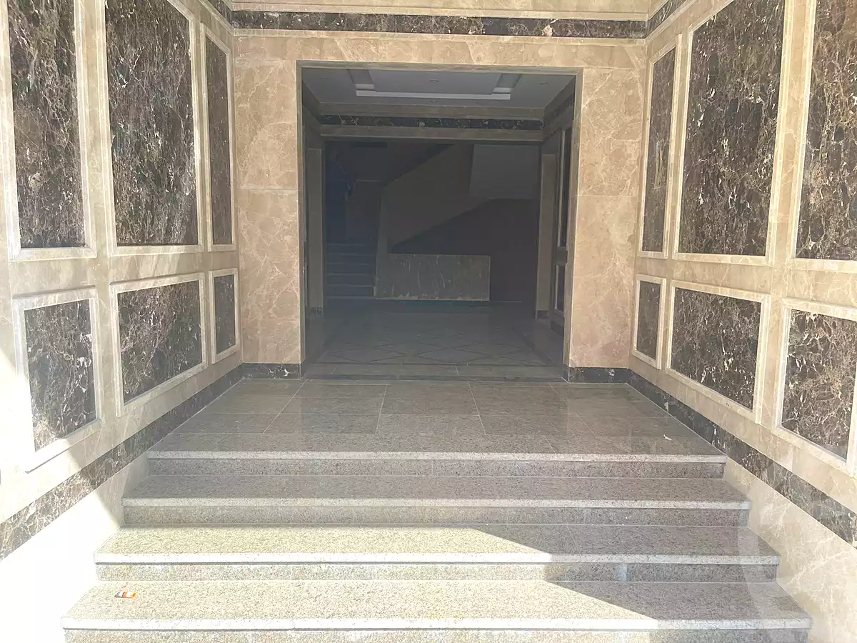 https://aqarmap.com.eg/ar/listing/7015412-for-sale-cairo-new-cairo-mohammed-nagib-axis-st