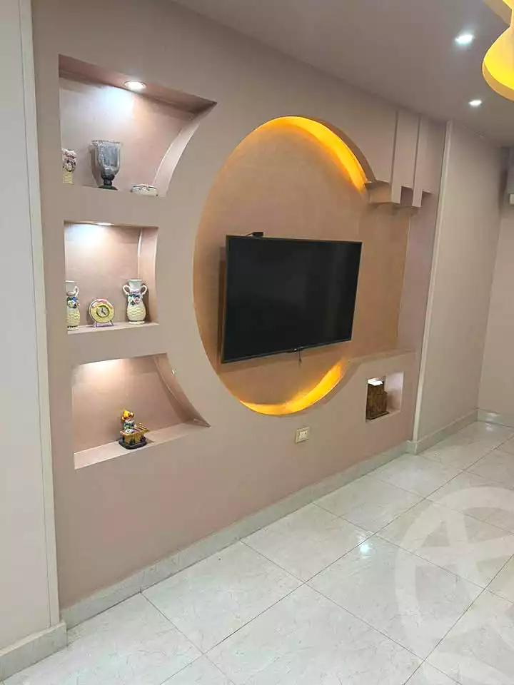 https://aqarmap.com.eg/ar/listing/7015704-for-sale-alexandria-miami-khld-bn-lwlyd