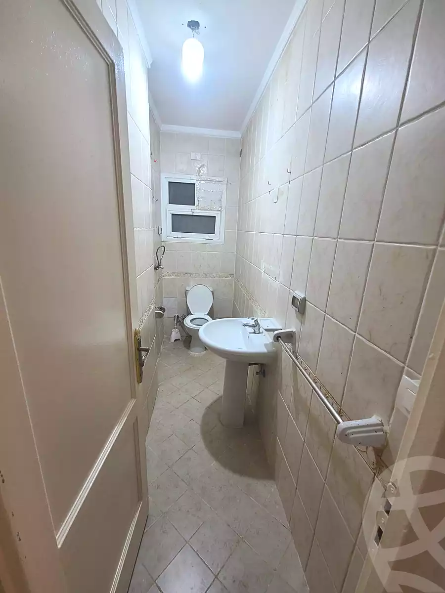 https://aqarmap.com.eg/ar/listing/7015694-for-rent-cairo-new-cairo-lrhb-city-phase-8