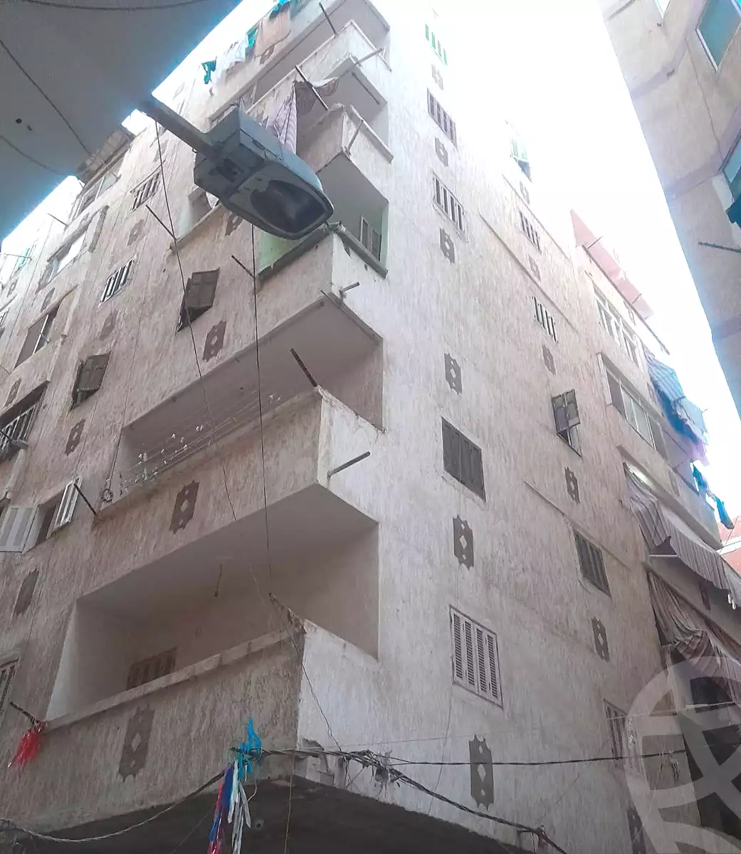 https://aqarmap.com.eg/en/listing/7015890-for-sale-alexandria-al-agamy-el-hanouvel-radwan-st