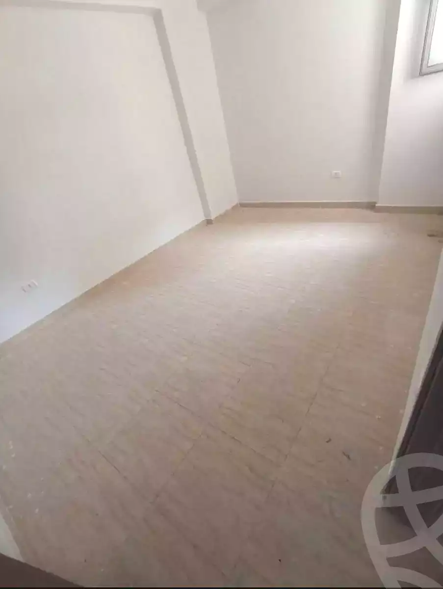 https://aqarmap.com.eg/en/listing/7016339-for-rent-alexandria-zezenia-el-amir-gameel-st