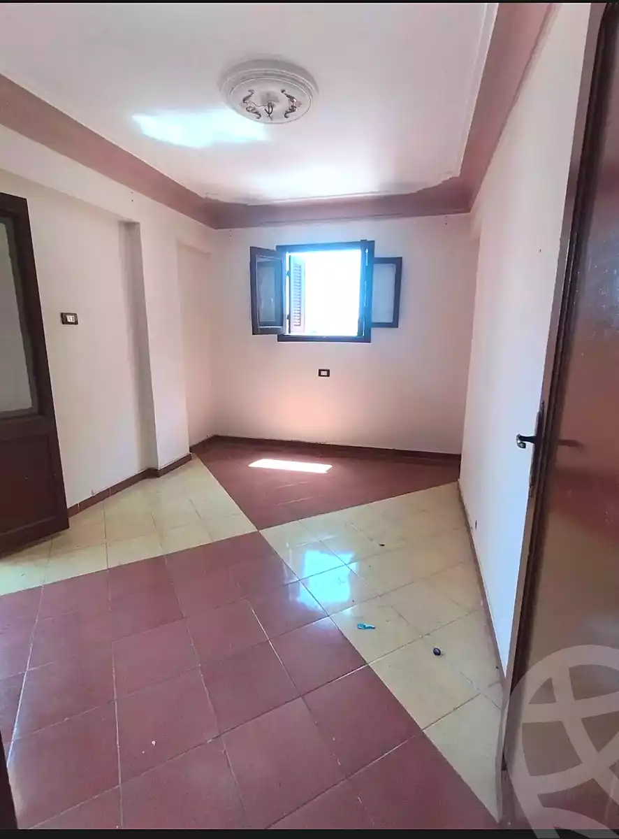 https://aqarmap.com.eg/ar/listing/7016958-for-sale-alexandria-el-asafra-l-sfr-qbly-street-30