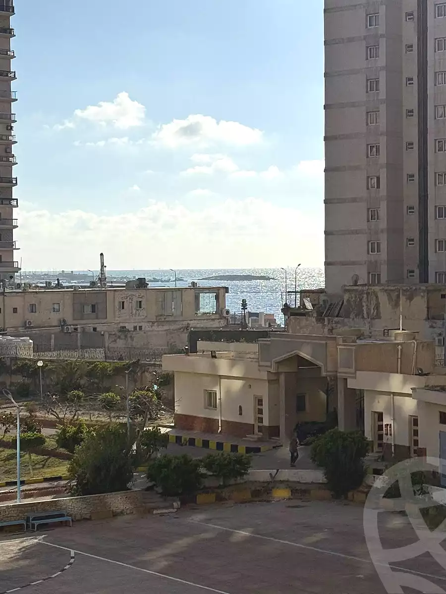 https://aqarmap.com.eg/ar/listing/7017317-for-sale-alexandria-el-asafra-l-sfr-bhry