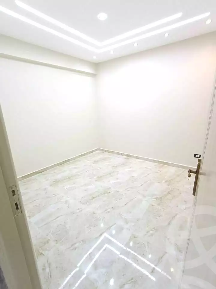 https://aqarmap.com.eg/en/listing/7018896-for-sale-alexandria-al-agamy-el-hanouvel-kasr-al-quiri-st-1