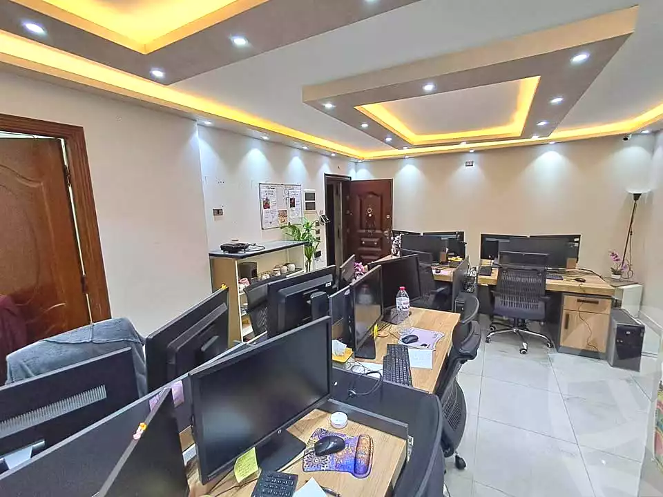 https://aqarmap.com.eg/ar/listing/7018934-for-sale-alexandria-moharram-bey-grin-st