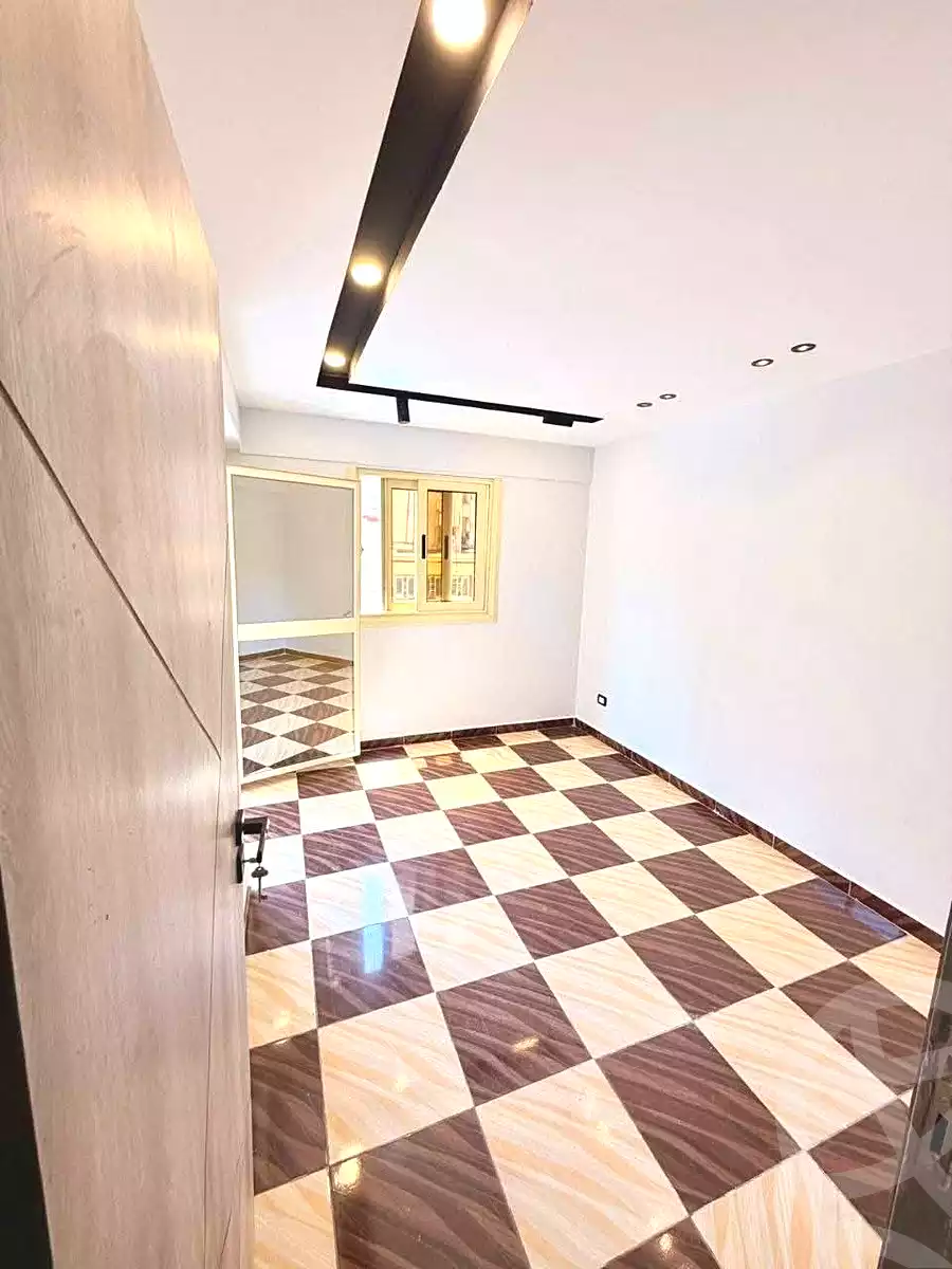 https://aqarmap.com.eg/ar/listing/7020555-for-sale-alexandria-sydy-bshr-sydy-bshr-bhry-khalil-hamada-st