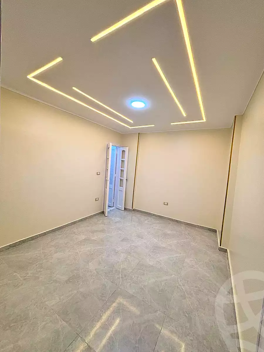 https://aqarmap.com.eg/en/listing/7020576-for-sale-alexandria-sydy-bshr-sydy-bshr-bhry-street-15