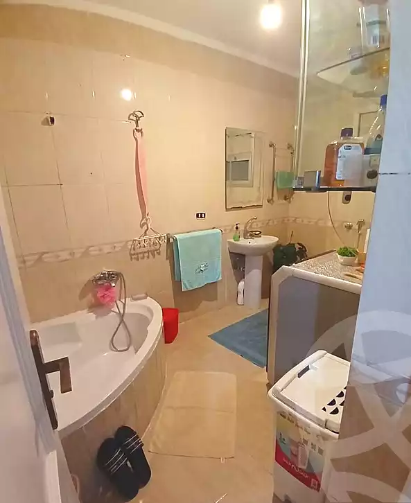 https://aqarmap.com.eg/en/listing/7020943-for-sale-alexandria-el-mandara-shr-jml-bd-lnsr