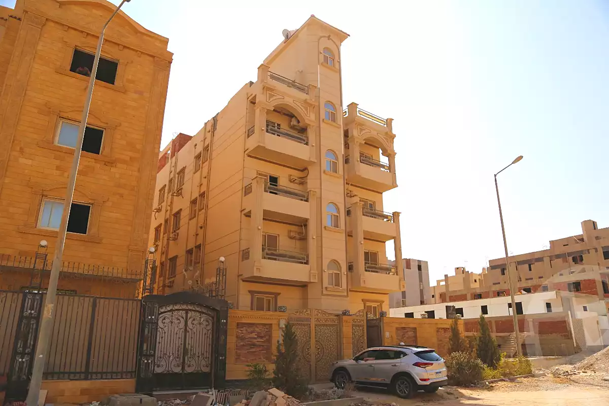 https://aqarmap.com.eg/ar/listing/7021691-for-sale-cairo-6th-of-october-el-tawsaat-el-shamalya-hy-2000-qt