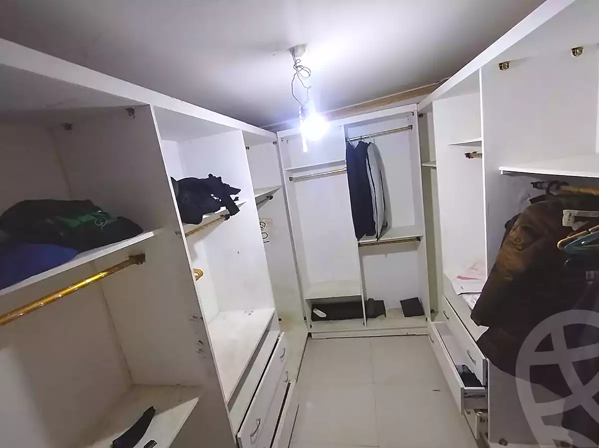 https://aqarmap.com.eg/en/listing/7021695-for-sale-cairo-el-haram-el-lebeny-soltan-khattab-st