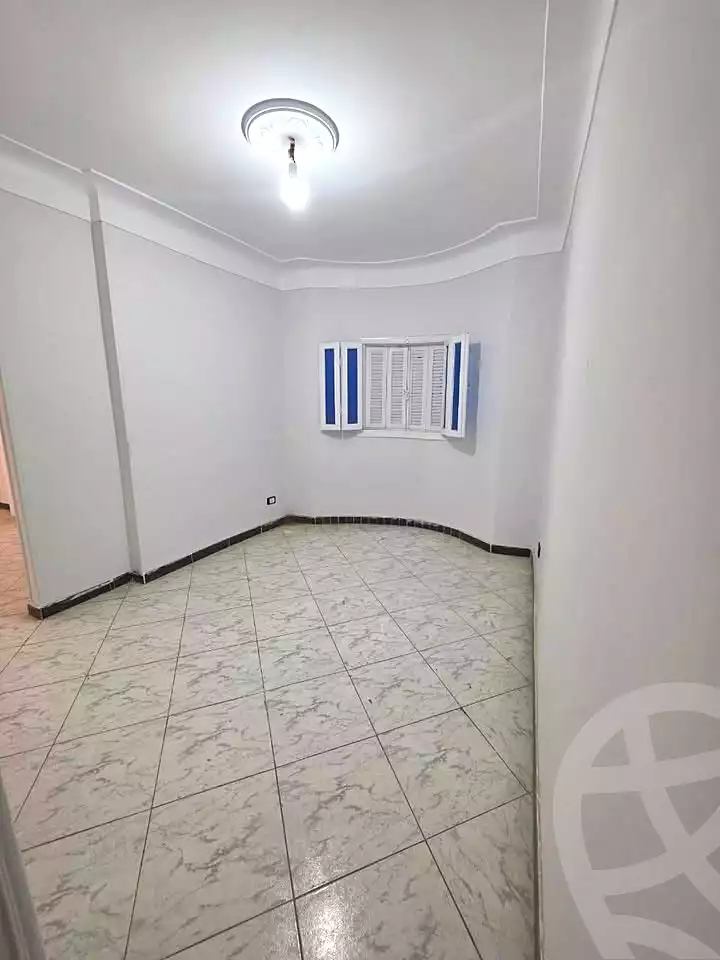 https://aqarmap.com.eg/ar/listing/7023268-for-sale-alexandria-sydy-bshr-sydy-bshr-bhry-gamal-abd-el-nasir-st