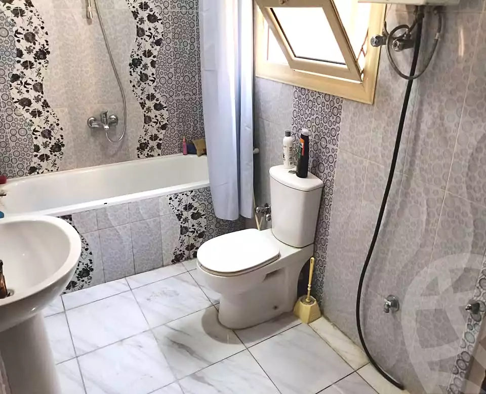 https://aqarmap.com.eg/en/listing/7023447-for-sale-cairo-helwan-helwan-el-sharkeya-ryad-pasha-st
