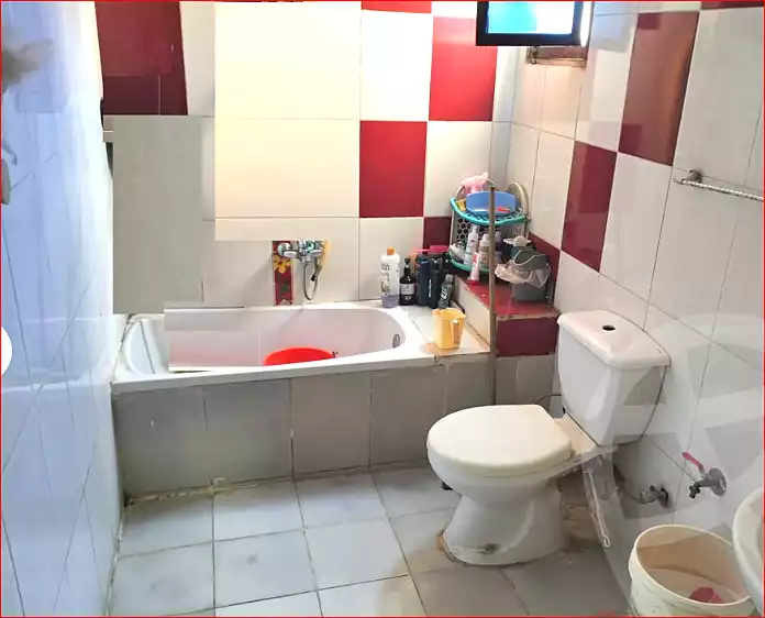 https://aqarmap.com.eg/ar/listing/7023637-for-sale-cairo-helwan-el-shareaa-el-sharby-st