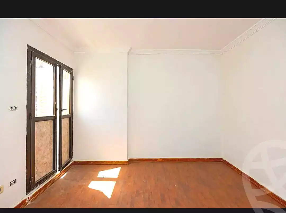 https://aqarmap.com.eg/ar/listing/7025040-for-sale-alexandria-ganaklis