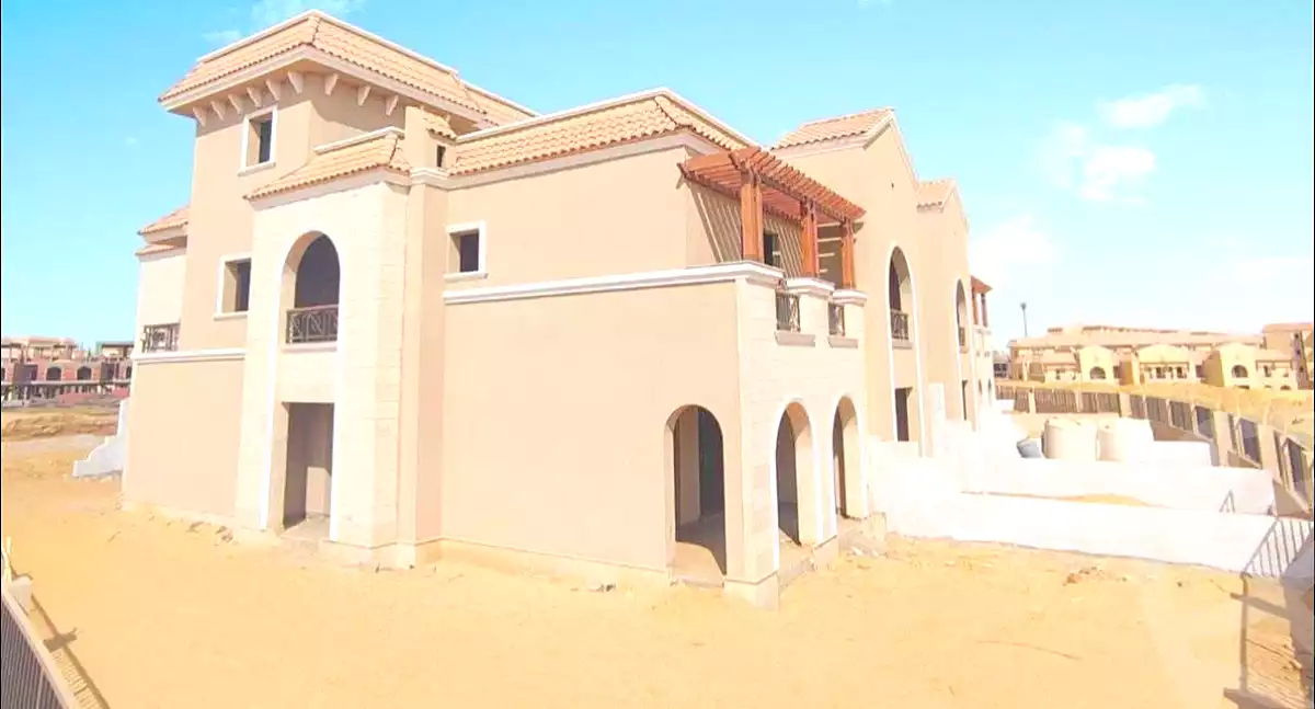 https://aqarmap.com.eg/ar/listing/7027455-for-sale-cairo-el-shorouk-compounds-yfy-ryzydns