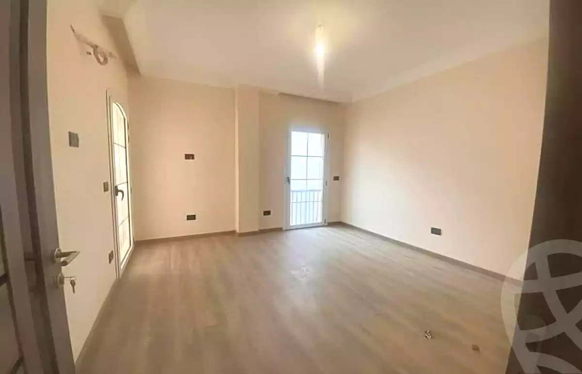 https://aqarmap.com.eg/ar/listing/7027578-for-sale-cairo-new-administrative-capital-r8-euphoria-queen-land-compound