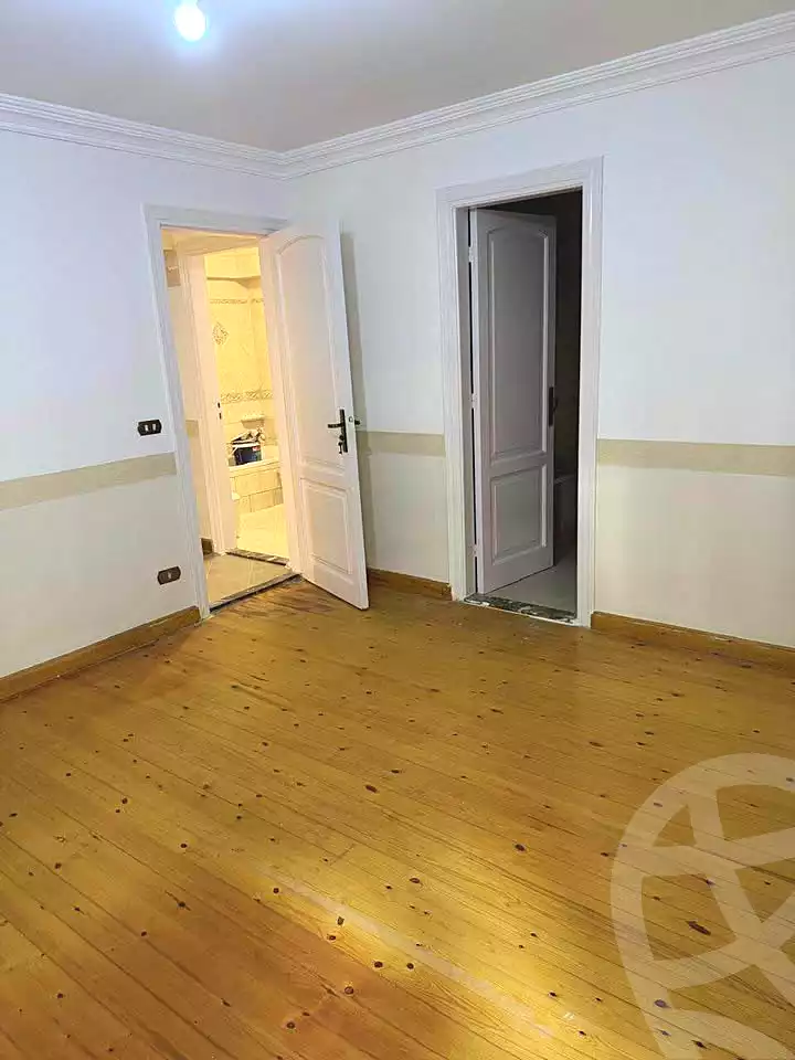 https://aqarmap.com.eg/en/listing/7030144-for-sale-alexandria-ganaklis