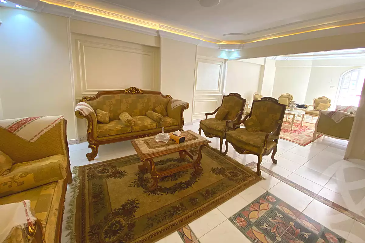 https://aqarmap.com.eg/ar/listing/7031631-for-sale-alexandria-ibrahimia-omar-zafan-st
