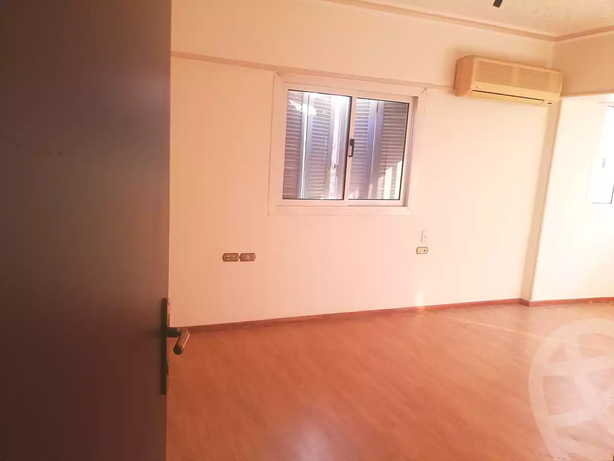 https://aqarmap.com.eg/en/listing/7032840-for-sale-cairo-manial-abd-el-rahman-el-barqoqi-st