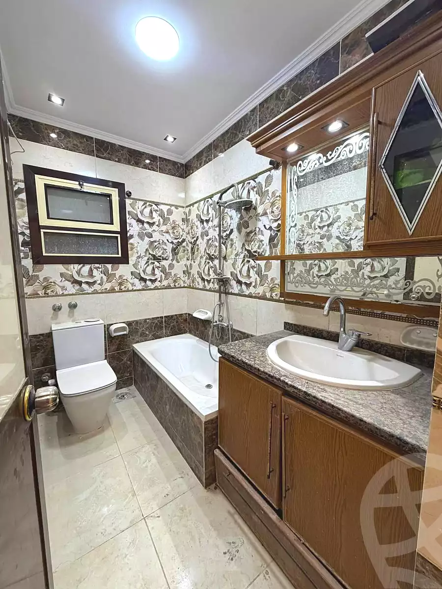 https://aqarmap.com.eg/ar/listing/7033840-for-sale-alexandria-al-agamy-lbytsh-el-reyad-st