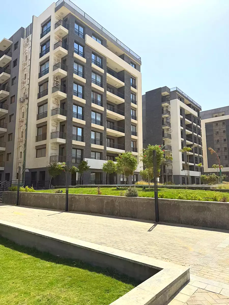 https://aqarmap.com.eg/en/listing/7033982-for-sale-cairo-new-administrative-capital-r7-syn-7