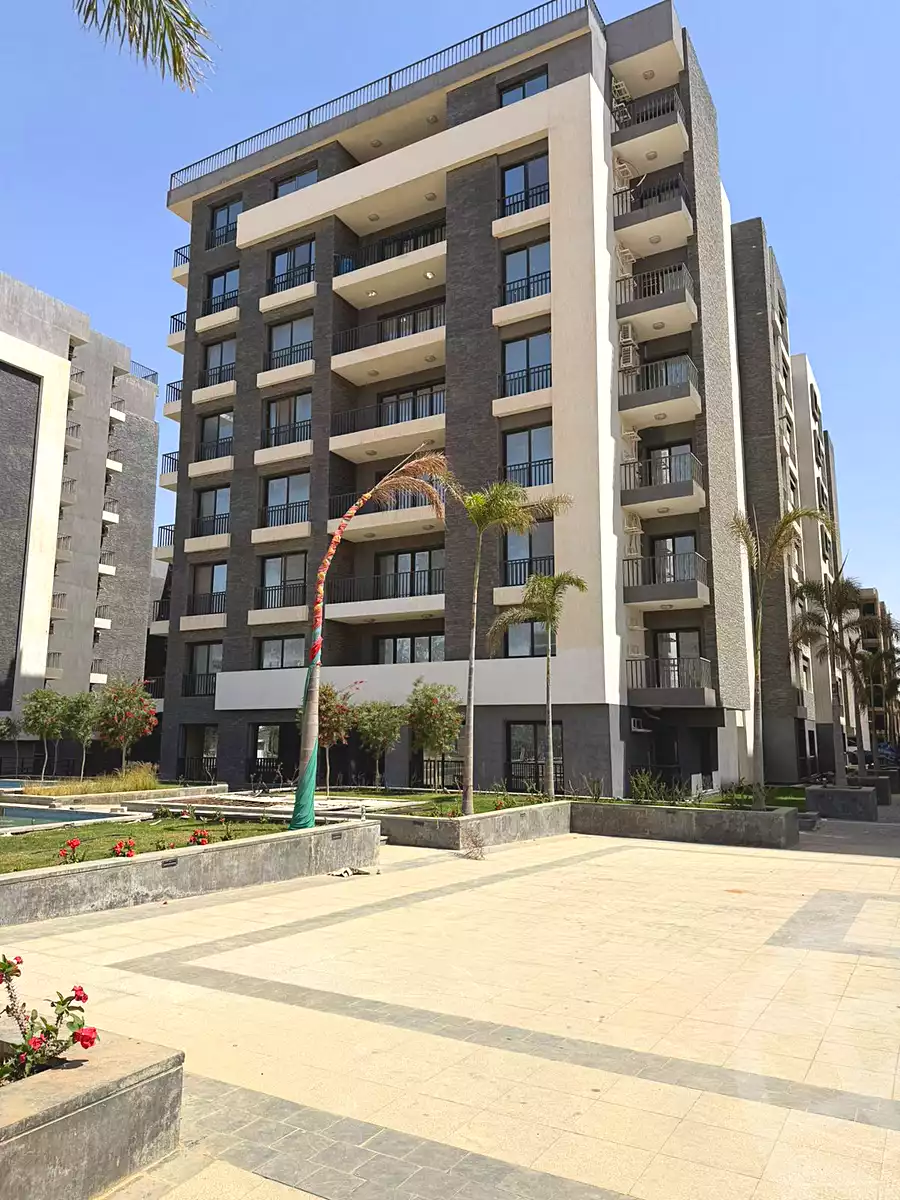 https://aqarmap.com.eg/en/listing/7034541-for-sale-cairo-new-administrative-capital-r7-scenario