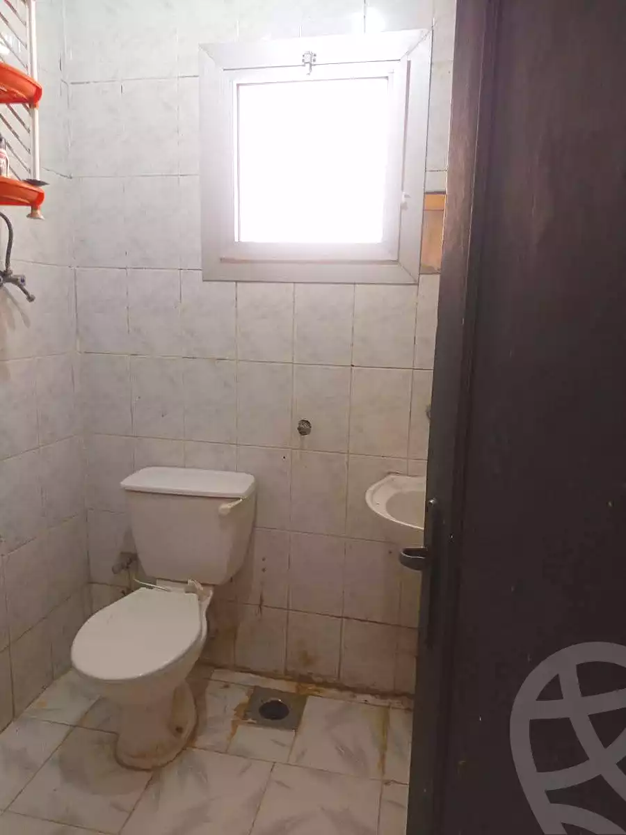 https://aqarmap.com.eg/en/listing/7035360-for-sale-alexandria-al-agamy-el-hanouvel-al-asdakaa-st