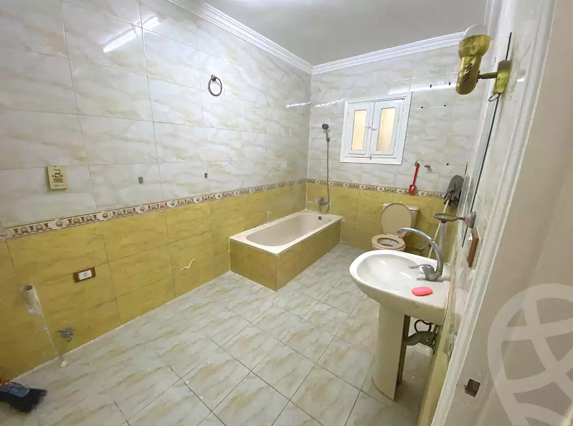 https://aqarmap.com.eg/en/listing/7036399-for-sale-cairo-faisal-el-talbeya-moustafa-refae