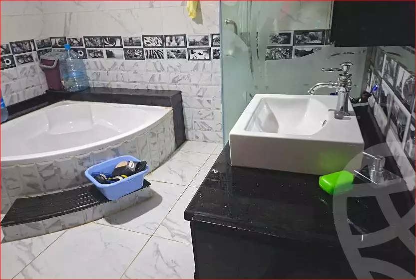https://aqarmap.com.eg/ar/listing/7036653-for-sale-cairo-helwan-mahmoud-khater-st