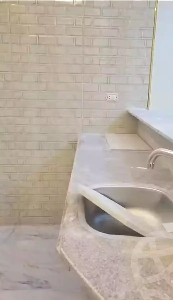 https://aqarmap.com.eg/ar/listing/7037508-for-sale-cairo-ain-shams-ain-shams-el-sharkia-el-eshrein-stt