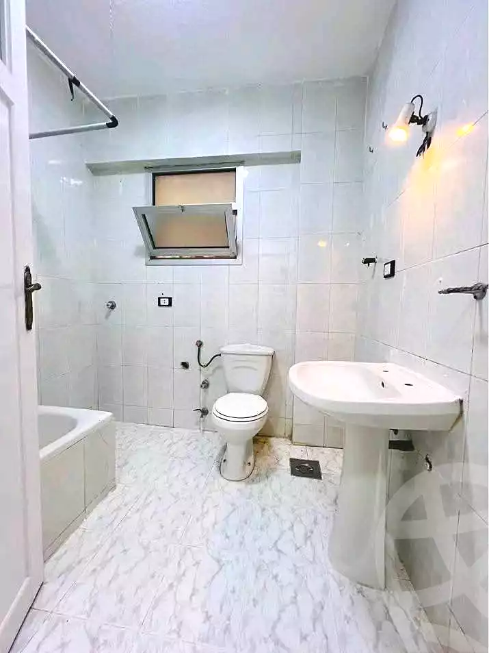 https://aqarmap.com.eg/ar/listing/7038089-for-sale-alexandria-al-agamy-shataa-el-nakheel