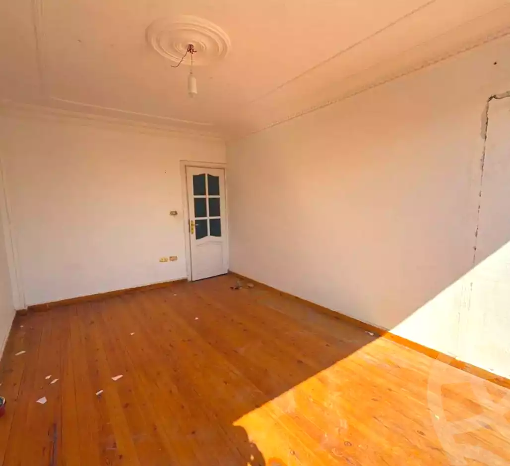 https://aqarmap.com.eg/ar/listing/7038825-for-sale-alexandria-ganaklis-shr-mrtdy-bsh