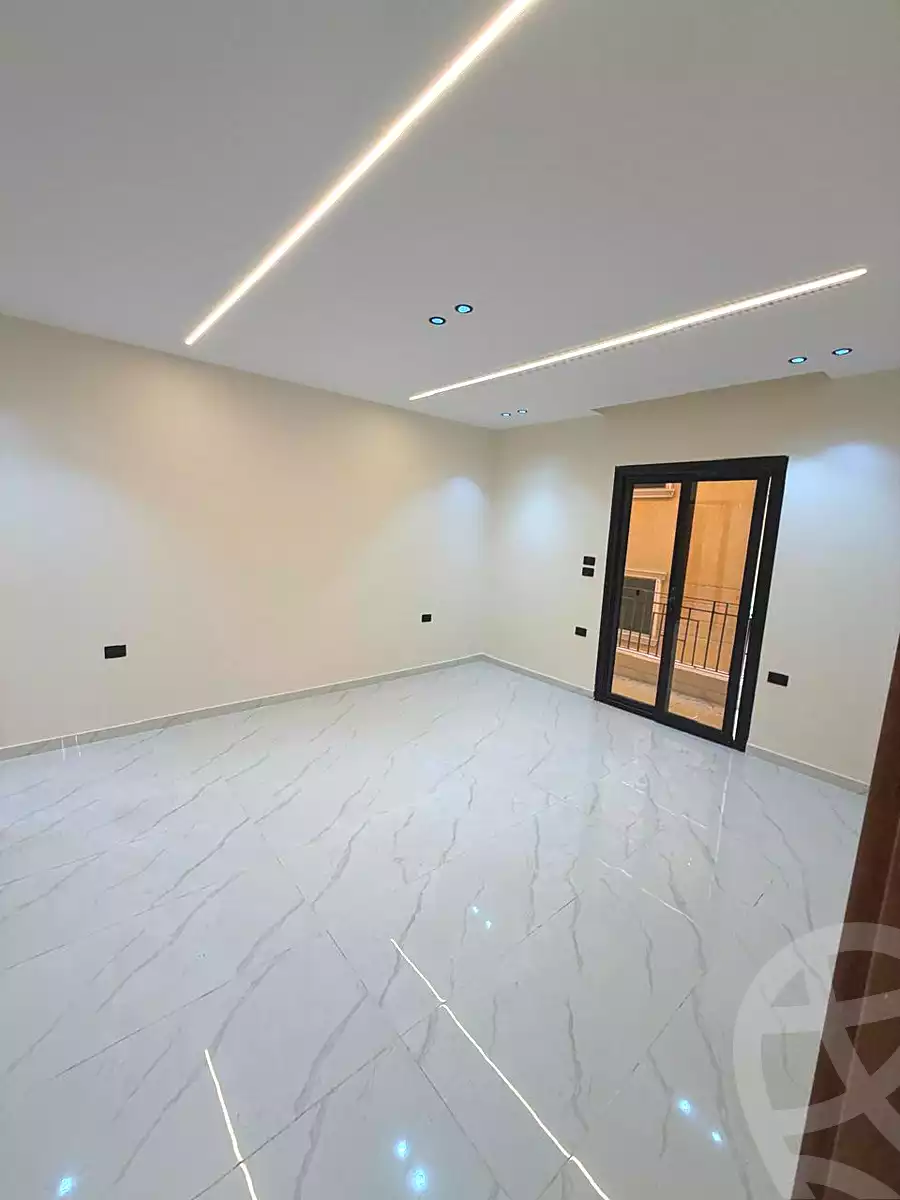 https://aqarmap.com.eg/en/listing/7038997-for-sale-cairo-6th-of-october-el-ahyaa-neighborhood-3rd-al-hay-al-thalith-st