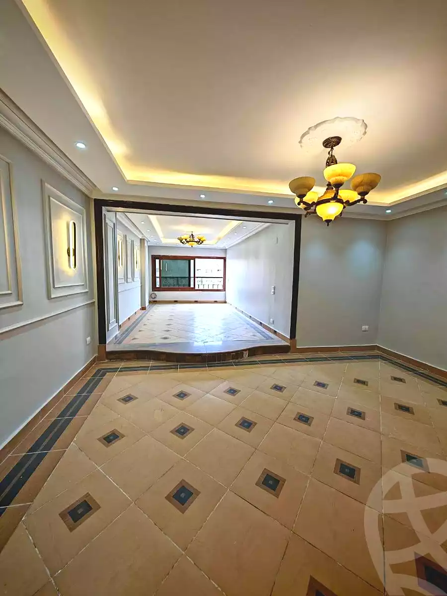 https://aqarmap.com.eg/ar/listing/7039433-for-sale-cairo-helwan-ahmed-enci-st