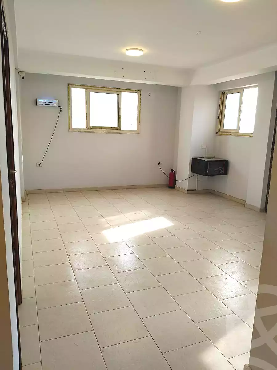 https://aqarmap.com.eg/ar/listing/7039770-for-rent-cairo-new-cairo-el-maantiqah-el-sinaiyyah