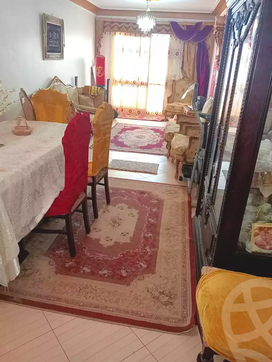 https://aqarmap.com.eg/en/listing/7039878-for-sale-alexandria-al-agamy-el-hanouvel-radwan-st