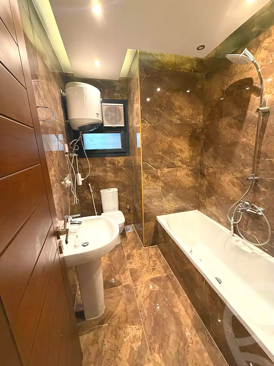 https://aqarmap.com.eg/ar/listing/7039858-for-rent-cairo-new-cairo-compounds-azad-views-tameer