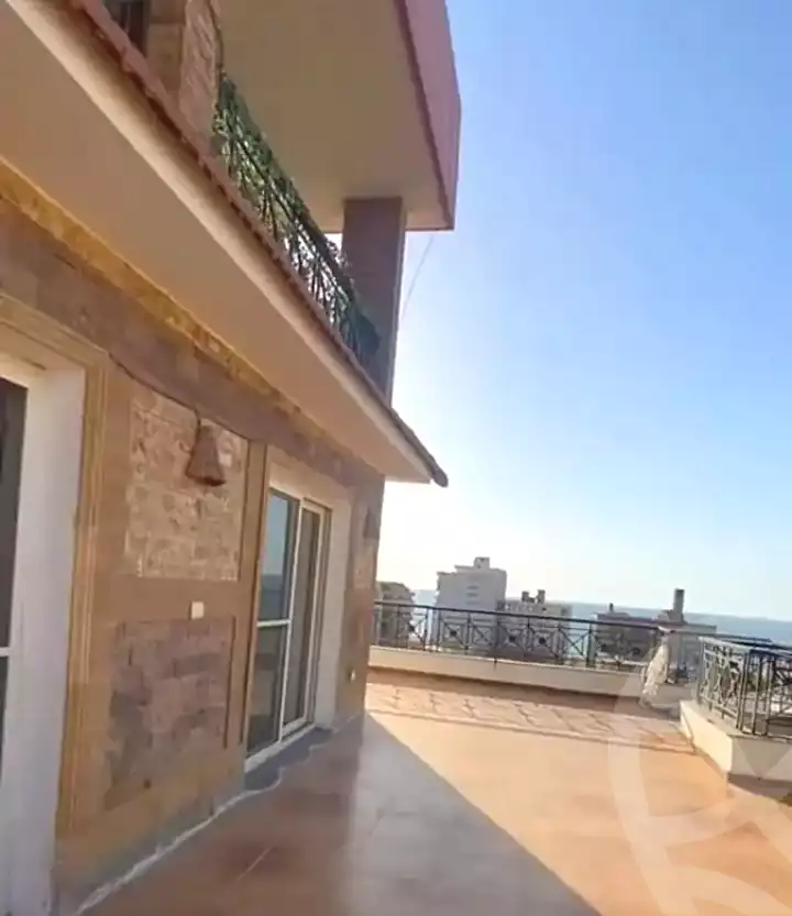 https://aqarmap.com.eg/ar/listing/7040523-for-sale-alexandria-al-agamy-lbytsh-bianchiii