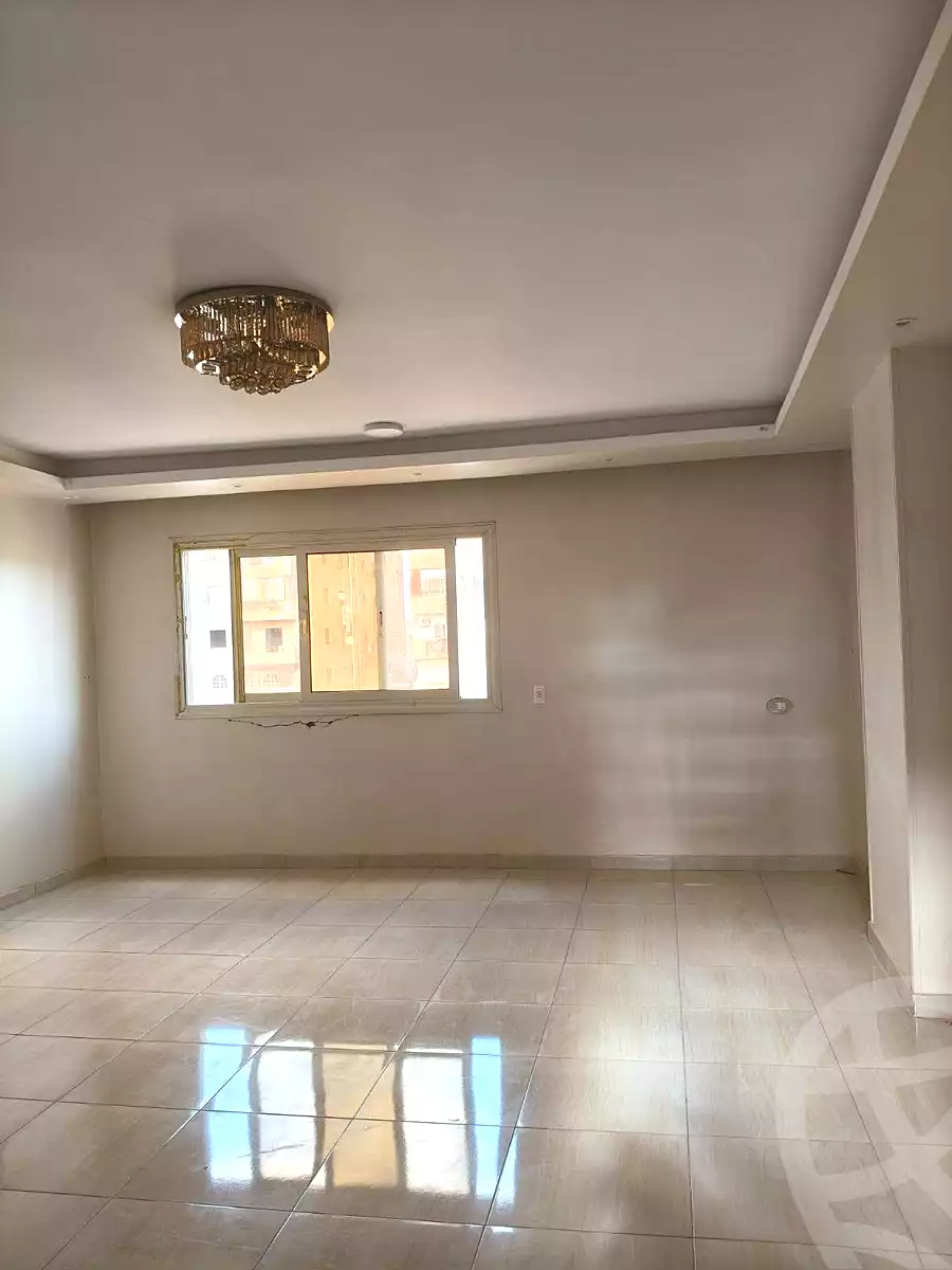 https://aqarmap.com.eg/ar/listing/7042128-for-sale-cairo-helwan-el-shareaa-el-sharby-st