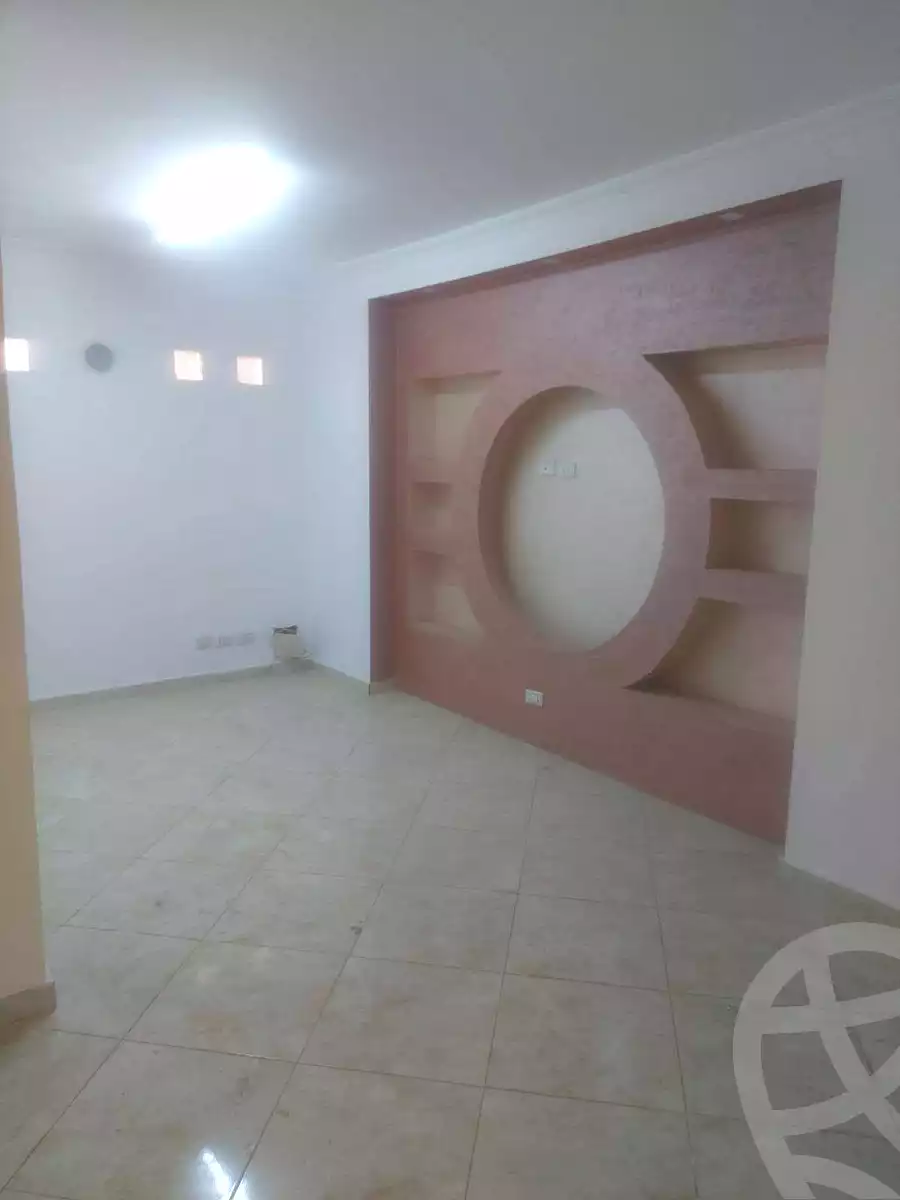 https://aqarmap.com.eg/ar/listing/7042225-for-sale-cairo-helwan-ahmed-enci-st