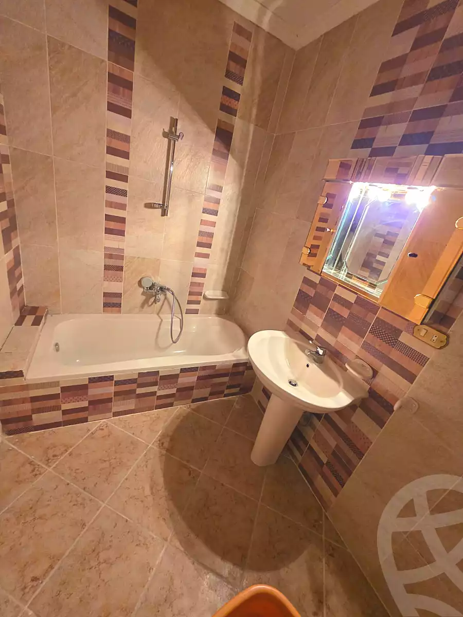 https://aqarmap.com.eg/ar/listing/7043540-for-rent-cairo-new-cairo-el-banafsg-el-banafsag-omarat-al-gabri-st