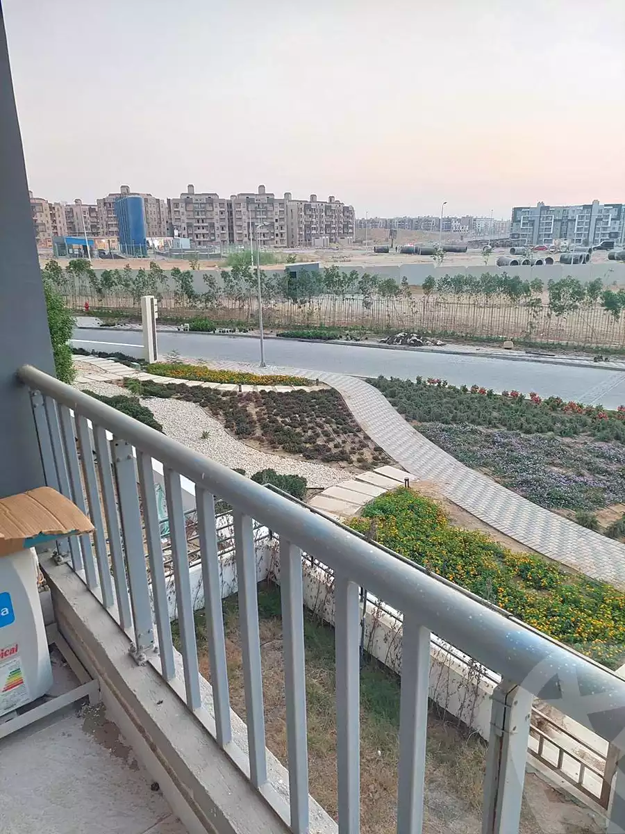https://aqarmap.com.eg/en/listing/7043535-for-sale-cairo-new-cairo-compounds-hyde-park-centre-ville-hyde-park
