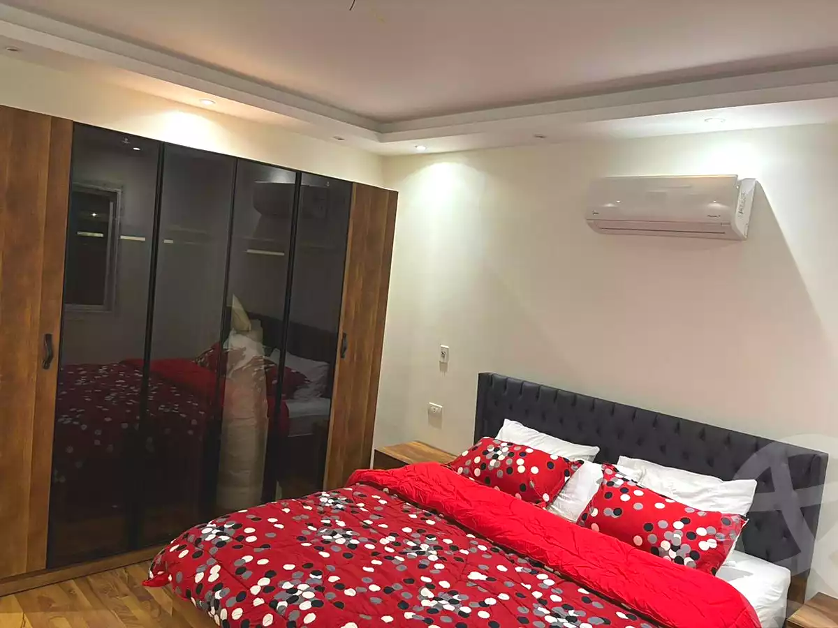 https://aqarmap.com.eg/en/listing/7043535-for-sale-cairo-new-cairo-compounds-hyde-park-centre-ville-hyde-park