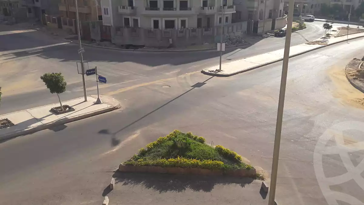https://aqarmap.com.eg/ar/listing/7043848-for-sale-cairo-new-cairo-el-ahyaa-first-neighborhood-street-1