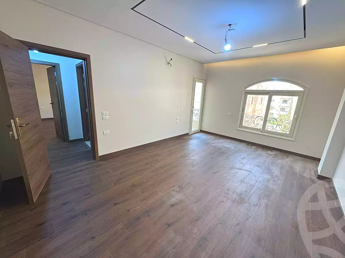 https://aqarmap.com.eg/ar/listing/7043975-for-rent-cairo-new-cairo-first-settlement-mhwr-mstfy-kml