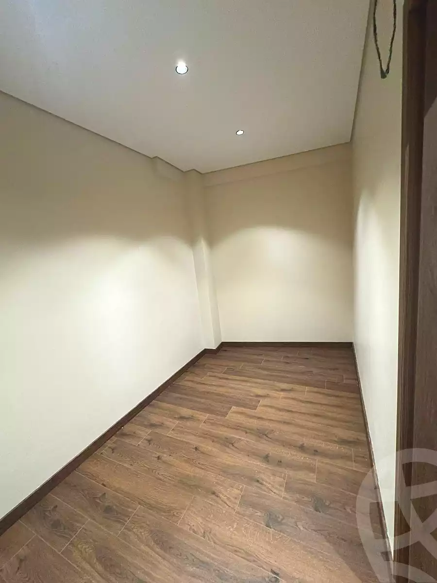 https://aqarmap.com.eg/ar/listing/7043975-for-rent-cairo-new-cairo-first-settlement-mhwr-mstfy-kml