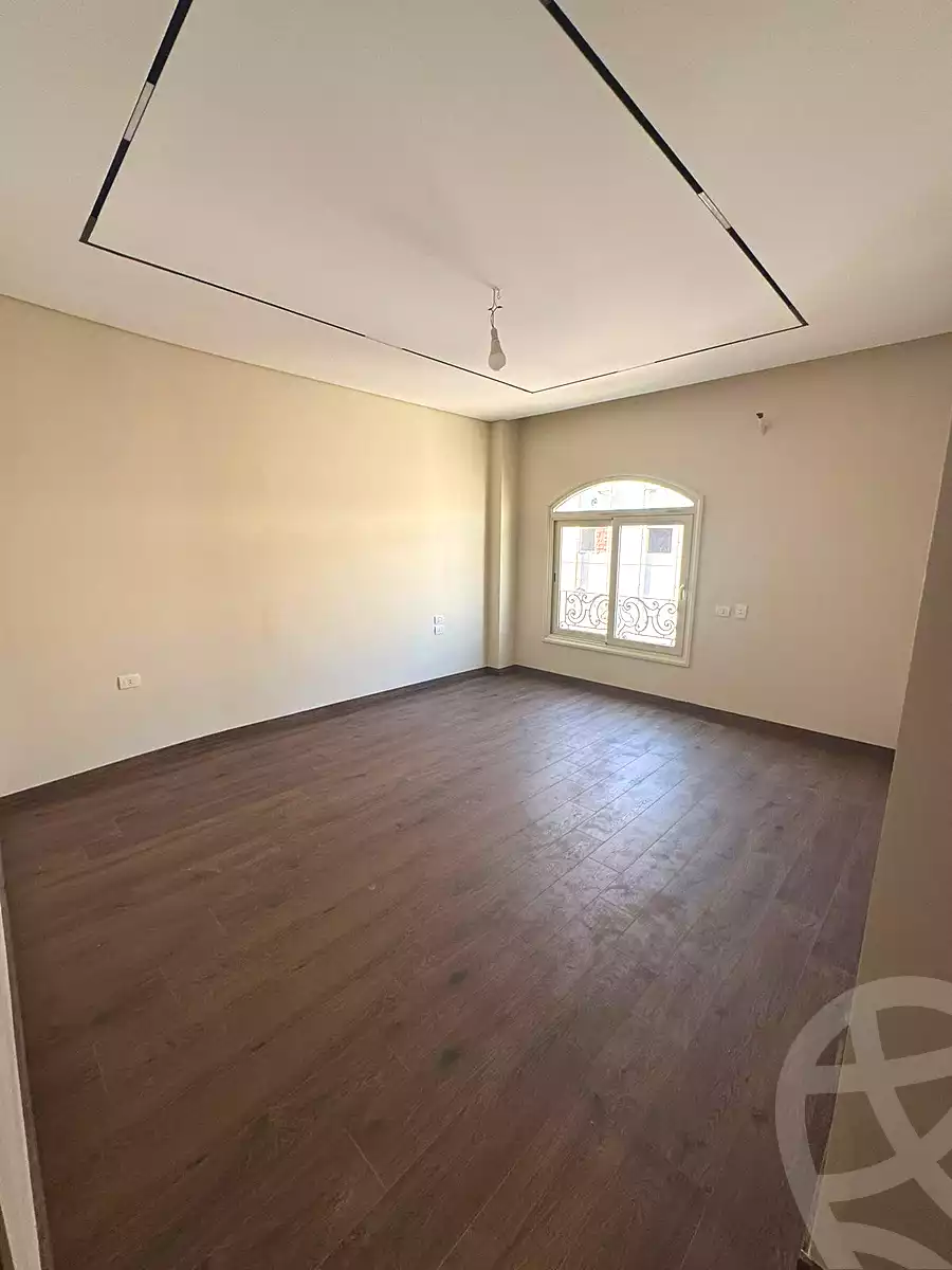 https://aqarmap.com.eg/ar/listing/7043975-for-rent-cairo-new-cairo-first-settlement-mhwr-mstfy-kml