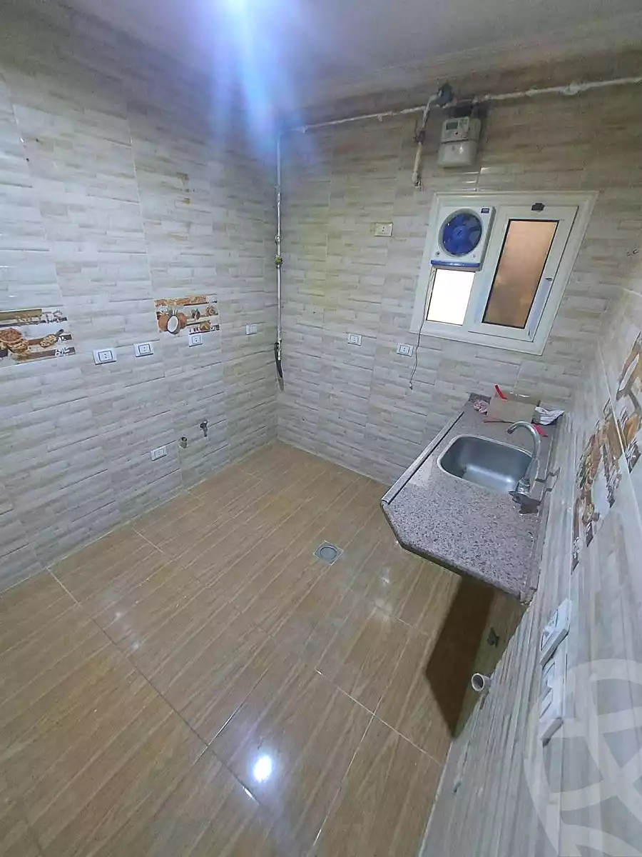 https://aqarmap.com.eg/en/listing/7043988-for-sale-cairo-helwan-ahmed-enci-st