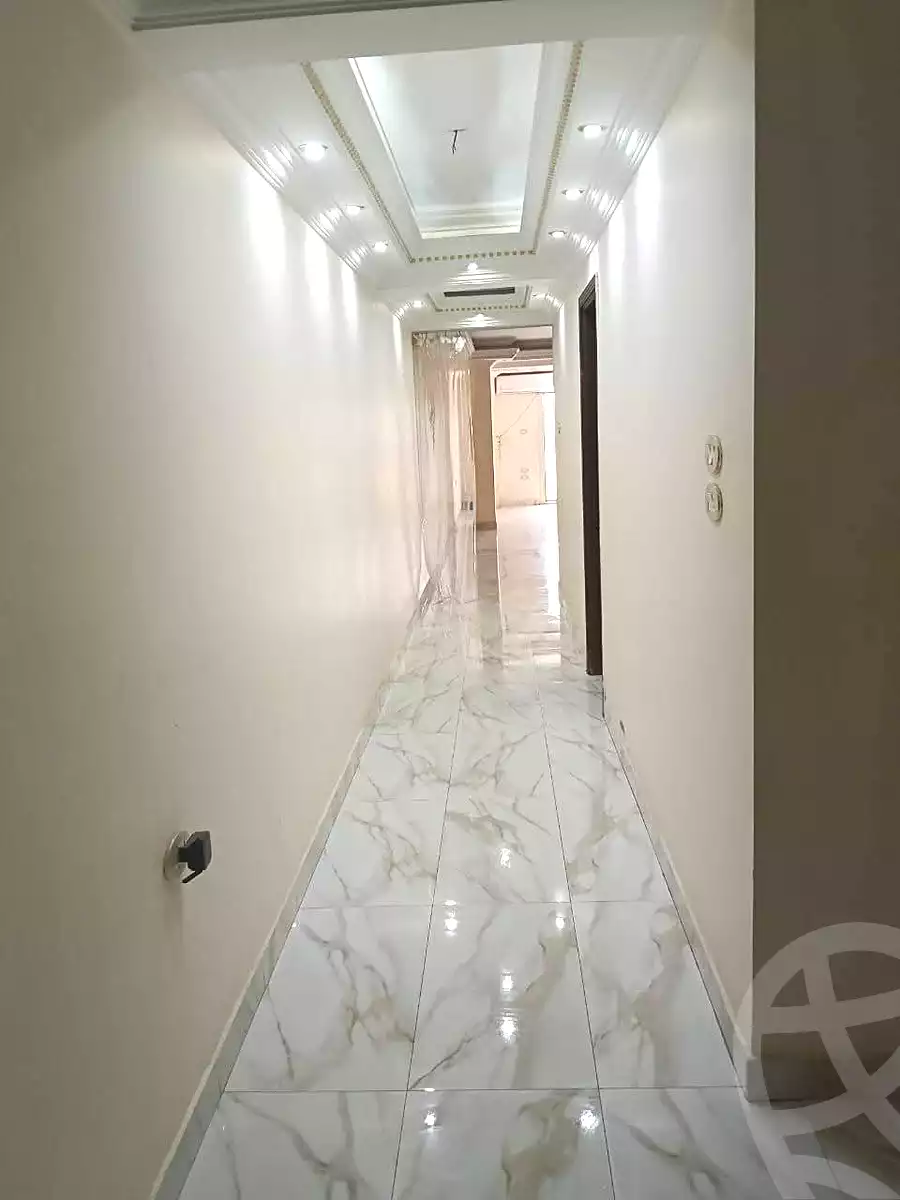 https://aqarmap.com.eg/ar/listing/7044497-for-sale-cairo-helwan-ahmed-enci-st
